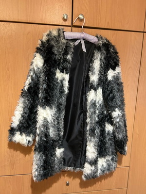 Zara fur like new, black and white