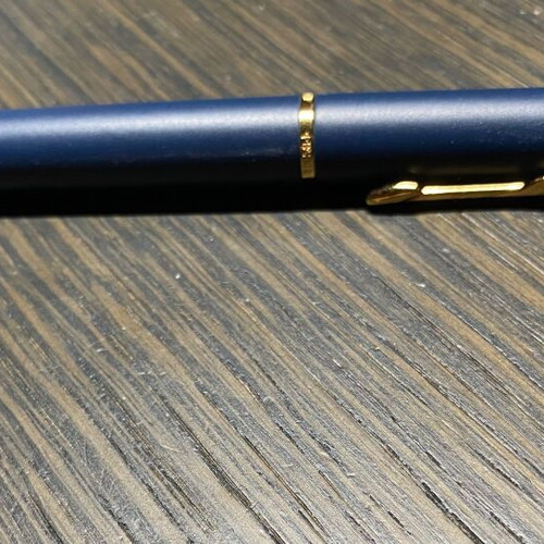 Parker blue matte pen like new with case