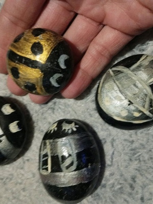 Colored stones used, pack with ladybug, bee and mushroom