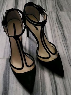 Zara black pumps size 38 like new