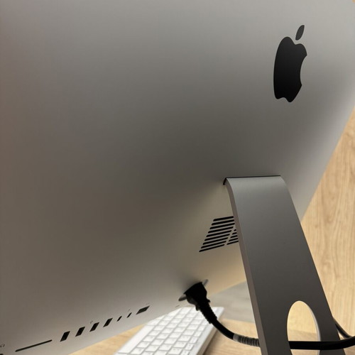 iMac 21.5" 4K 2017 like new, i5, 8GB RAM, 256GB SSD