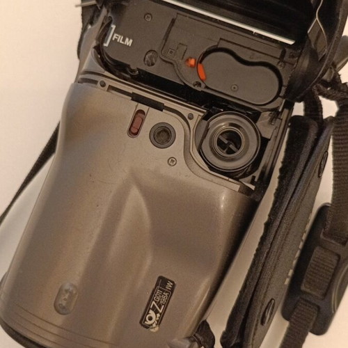 Canon camera used, not working but repairable with accessories