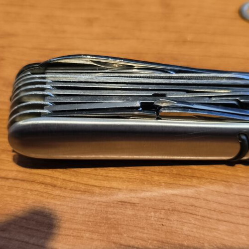 Multitool pocket knife used, low quality, Chinese