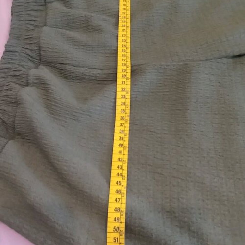 Women's set olive with pants and blouse like new
