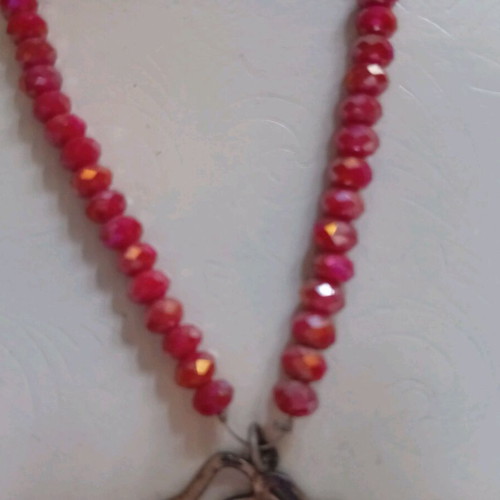 Long necklace with red beads and rose pendant new