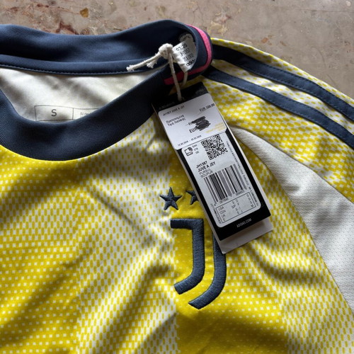 Juventus Adidas small new authentic