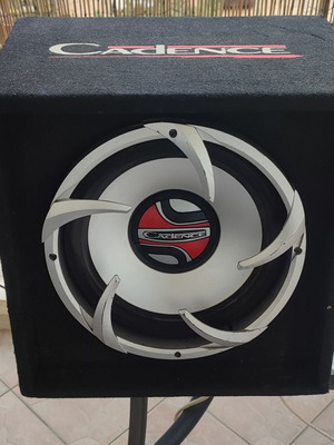 Cadence CWP121-4 Subwoofer 500w 250watt rms like new with box