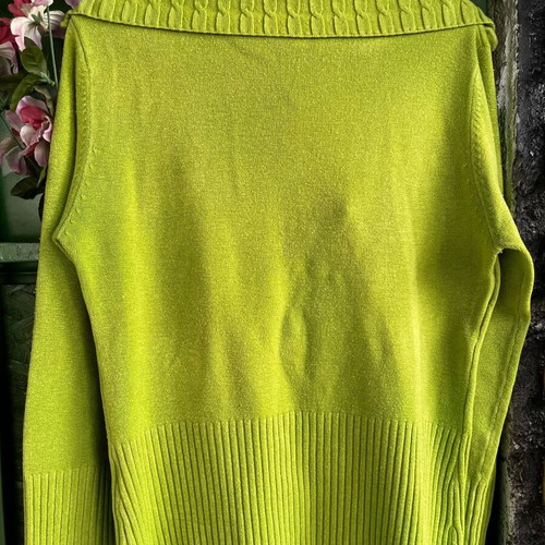 Women's Zivangaki shirt like new, green, medium to large, long sleeve