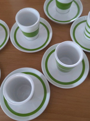 Salt & Pepper espresso cups set of 8 new with saucers, compose design