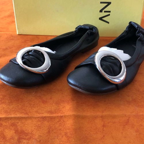 Branded women's platforms used