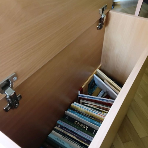 Storage furniture with wheels like new