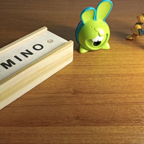 Toy set used with 27-piece domino and GORMITI figure, gift sharpener