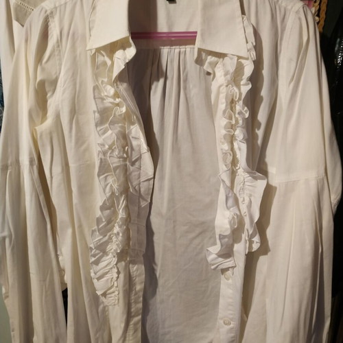White shirt size M like new