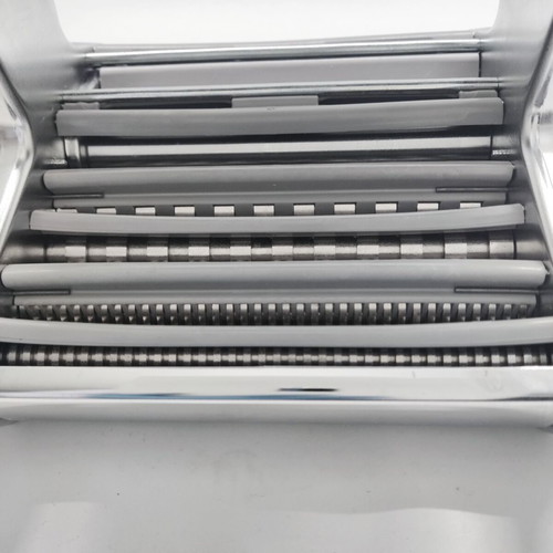 Titania pasta machine new, manual with cutter