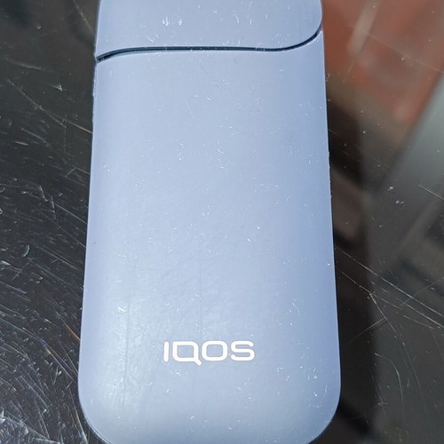 IQOS 2.4 Plus μεταχειρισμένο, σκούρο μπλε με HeatControl™ και Bluetooth