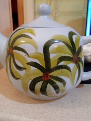 Greek ceramic teapot like new with exotic pattern