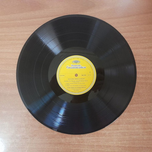 W.A. Mozart Concertos Pour Piano Et Orchestre vinyl record