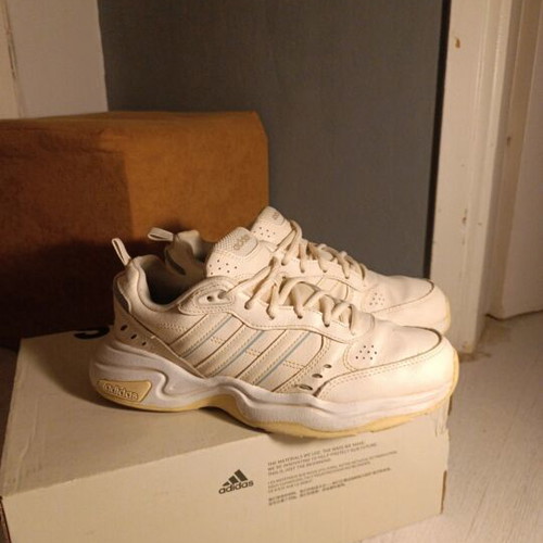 Adidas Strutter Chunky Sneakers like new, size 40, white beige