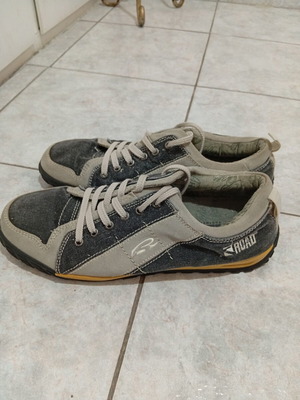 Τζιν sneakers Νο 46 μεταχειρισμένα, σε πολύ καλή κατάσταση