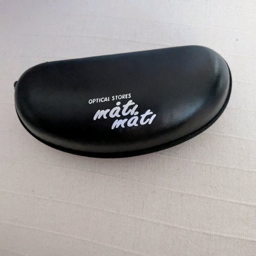 Mati Mati glasses case like new, black