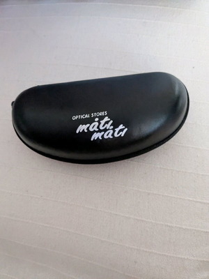 Mati Mati glasses case like new, black
