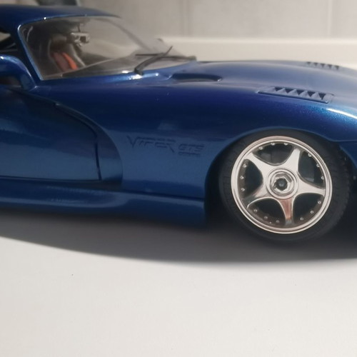 Dodge Viper μεταχειρισμένο, κλίμακα 1:18 Burago