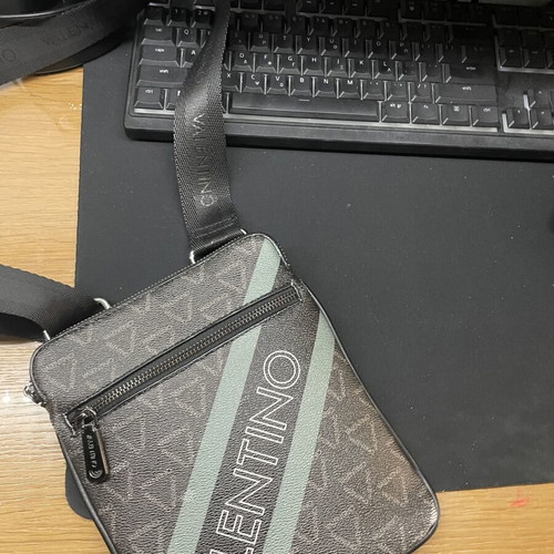 Valentino bag like new, black