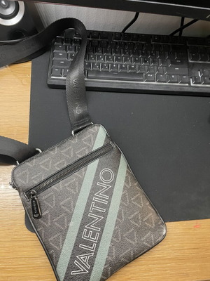 Valentino bag like new, black
