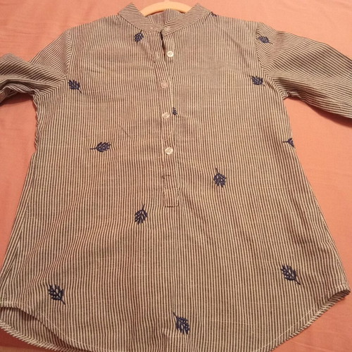 Striped shirt with leaf pattern medium like new