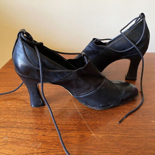 Women's shoes size 37 like new, various designs and heels