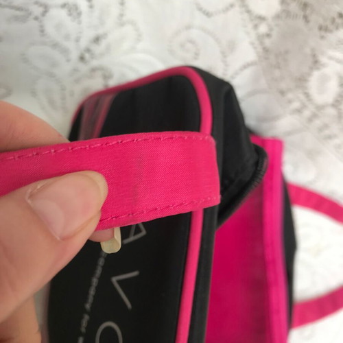 Avon Large Collectible Makeup Bag Black Pink Fuchsia with ergonomic pockets and plenty of space for cosmetics