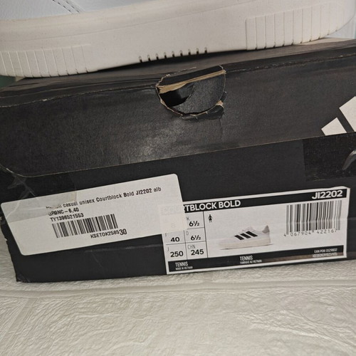 Adidas Courtblock Bold women's sneaker, white and black