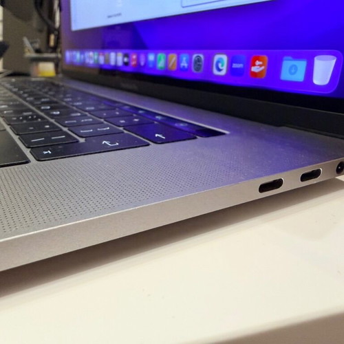 Apple MacBook Pro 15" (2016) i7 16GB RAM 256GB SSD used, with box