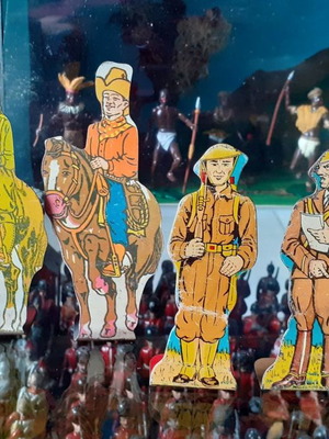 Παλιά λιθόγραφα στρατιωτάκια μεταχειρισμένα από Marx Toys