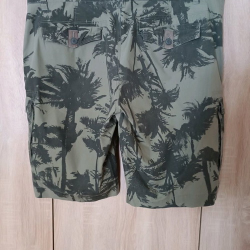 Funky Buddha men's summer cargo shorts like new, khaki