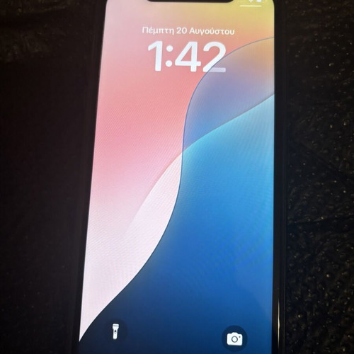 Apple iPhone 11 64GB smartphone