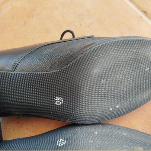 Women's leather shoes black pumps like new, size 40