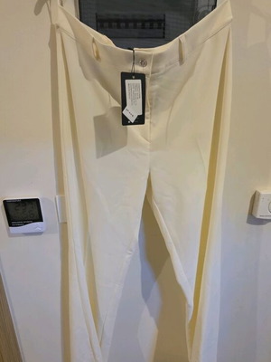 White pants new, size XL 42 14