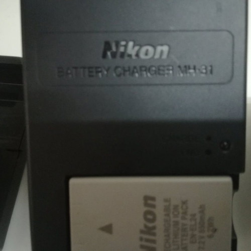 Φορτιστές και αντάπτορες Nikon μεταχειρισμένα