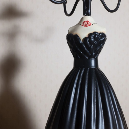 Clayre & Eef Display Mannequin Jewelry Stand new, black and red