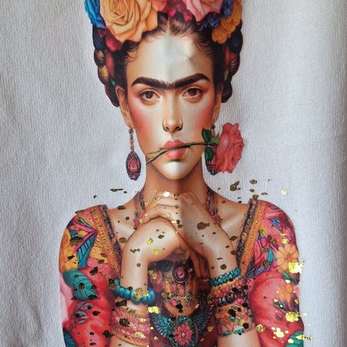 white color blouse Frida Kahlo