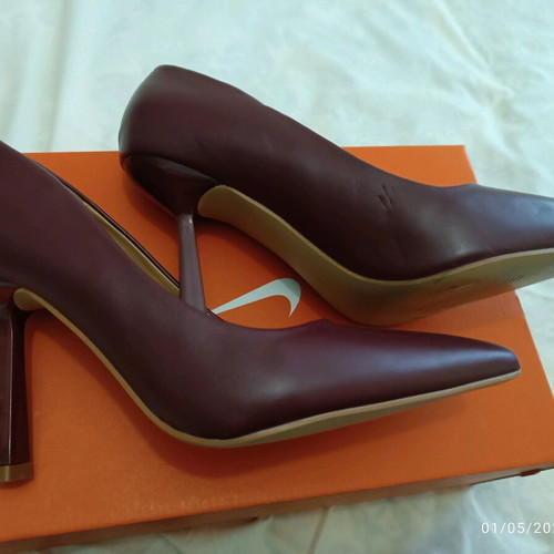 Celestino pumps size 40 like new