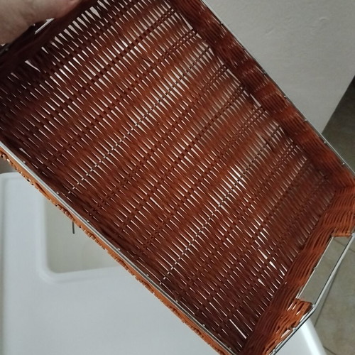 Woven serving tray like new, synthetic rattan with metal frame