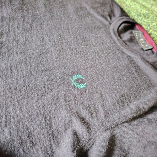 Fred Perry wool sweater like new, size M, black
