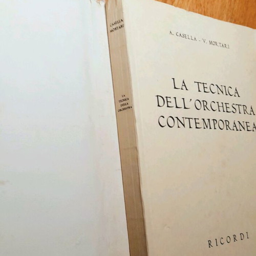La Tecnica Dell'Orchestra Contemporanea book like new, Italian