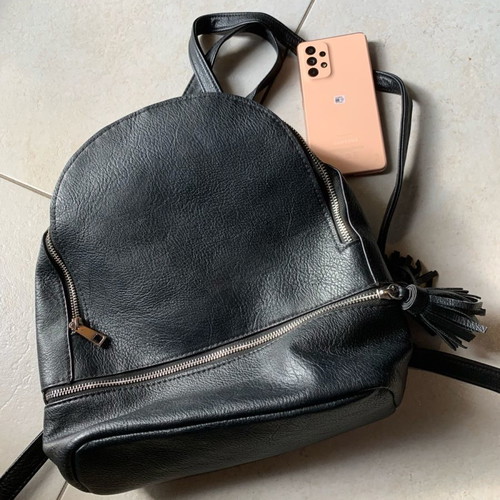 Black backpack used with 2 external and 1 internal pocket