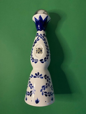 Clase Azul бутилка като нова, бяла и синя