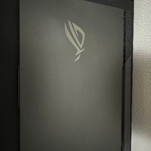 Asus ROG Strix G713PU laptop like new with Ryzen 9 and RTX 4050