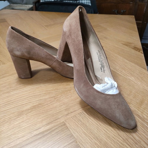H&M premium suede pumps like new, sand beige, size 42