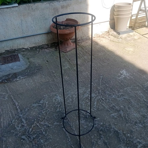 Metal plant pot stand tall like new